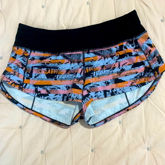 Lululemon speed shorts size 4 with 2.5” inseam - Picture 3 of 5